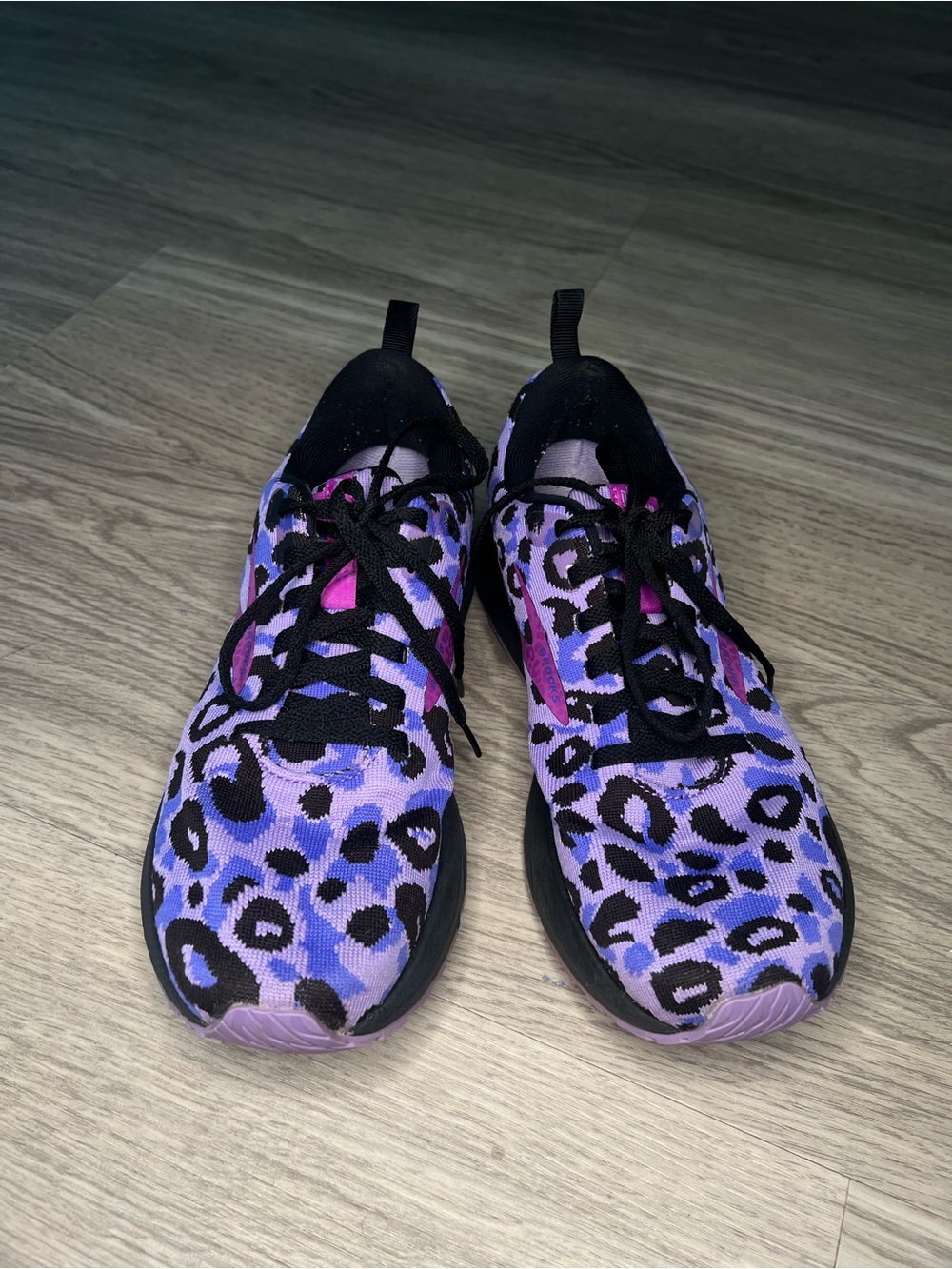 Brooks Adrenaline GTS 22 Purple pink Cheetah running Sneakers women’s Sz 8.5